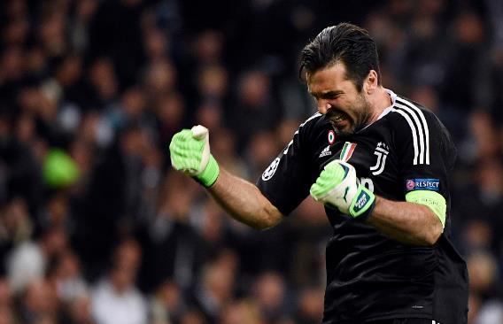 上海申花客场对阵广岛三箭，虽0-2落败，但有望晋级，展现顽强斗志，助力海港复仇。